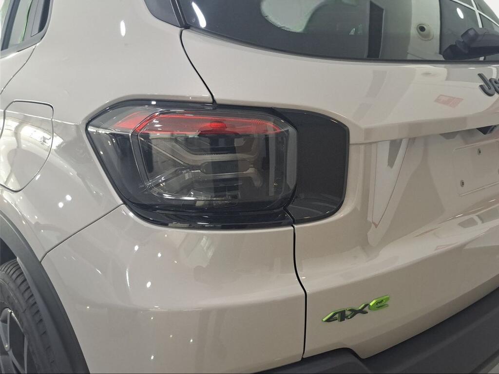 Jeep Avenger AVENGER HYBRID 4XE UPLAND 145CV - Foto 724