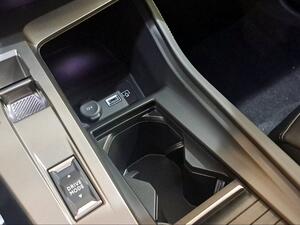 Peugeot e-408 GT Eléctrico 210 (157 Kw)