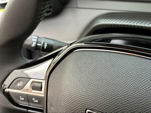 Peugeot 208 Allure Gasolina 100 S&S 6 Vel. MAN