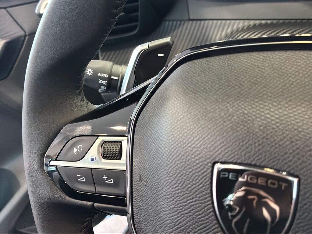 Peugeot 208 Allure HYBRID 110 eDCS6 - Foto 1436