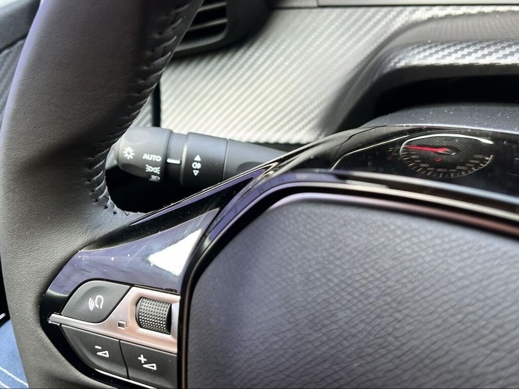 Peugeot 208 Active Puretech 75 - Foto 802