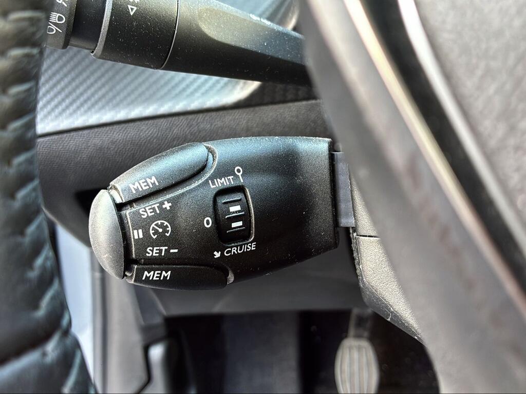 Peugeot 208 Active Puretech 75 - Foto 1146