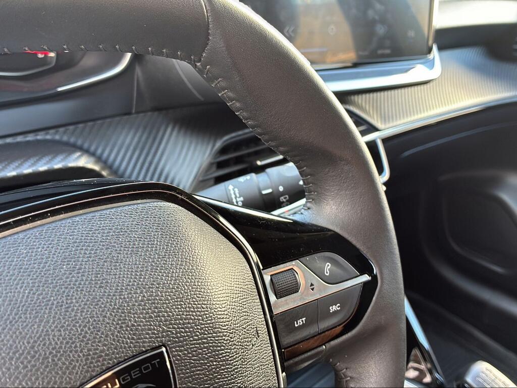 Peugeot 208 Active Puretech 75 - Foto 1001