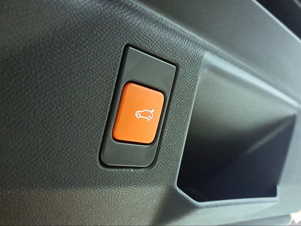 Peugeot 5008 1.2 100KW GT eDCS6 Hybrid - Foto 1017