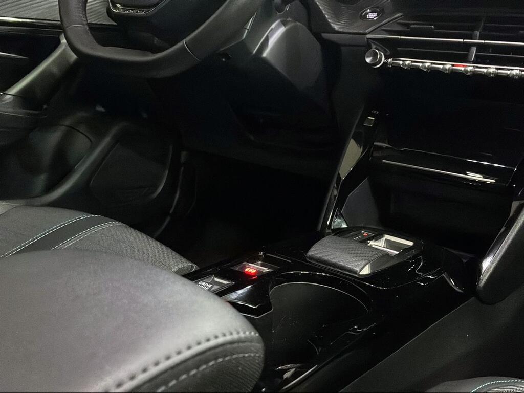 Peugeot 2008 Allure Pack BlueHDI 130 S&S EAT8 - Foto 1645