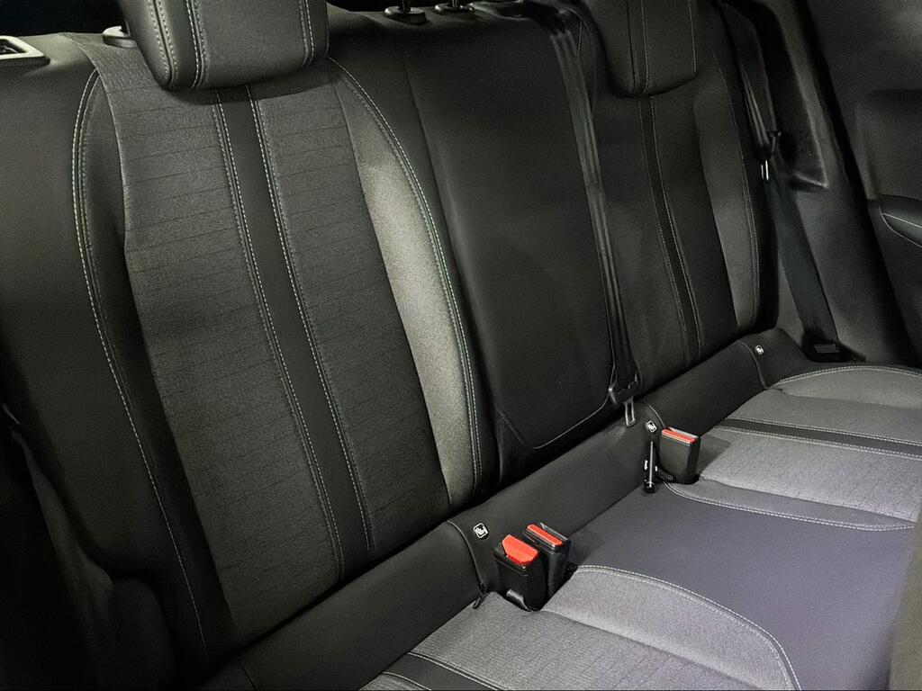 Peugeot 2008 Allure Pack BlueHDI 130 S&S EAT8 - Foto 1284