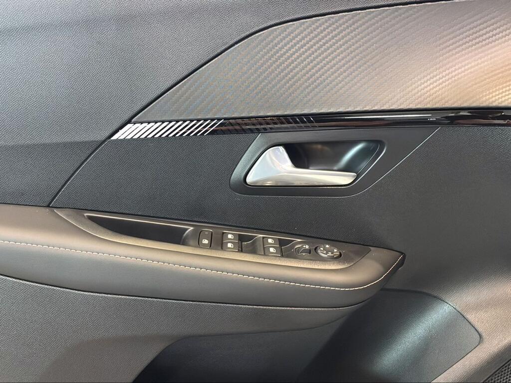 Peugeot 208 Allure HYBRID 110 eDCS6 - Foto 1596