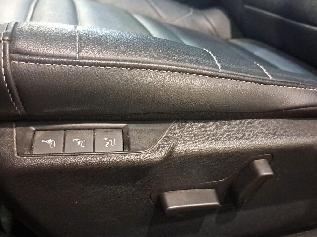 Citroën C4 PureTech 130 S&S 6v Shine - Foto 839