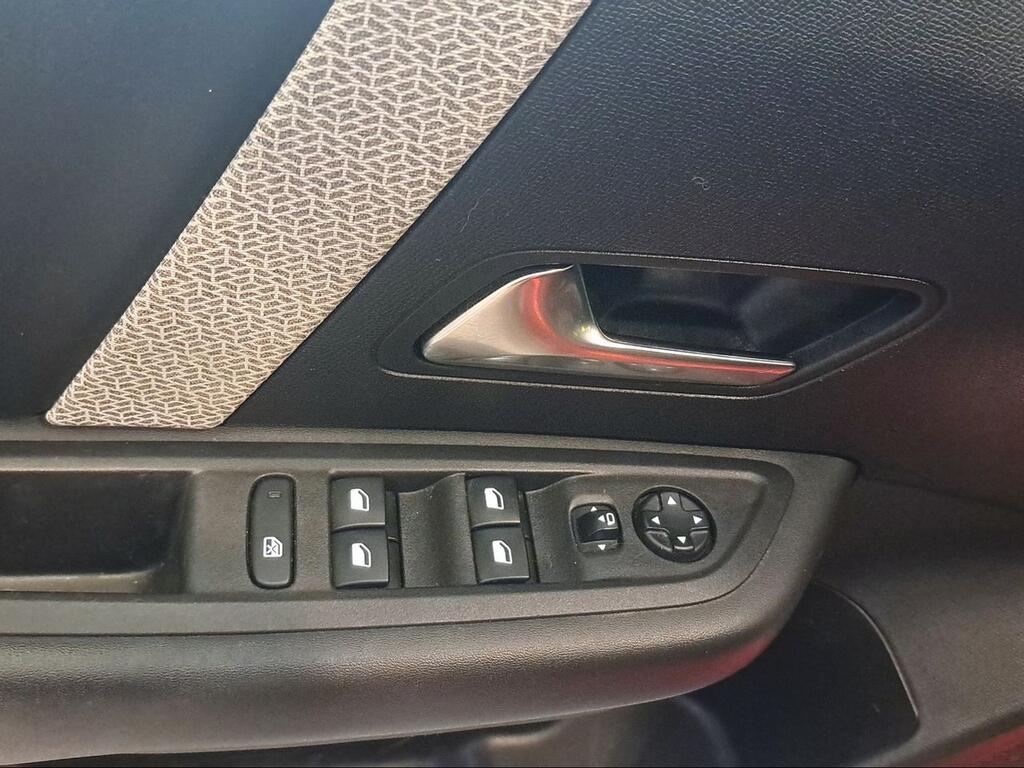 Citroën C4 PureTech 130 S&S 6v Shine - Foto 834