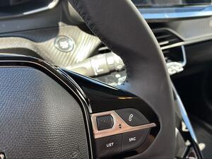 Peugeot 208 Allure HYBRID 110 eDCS6