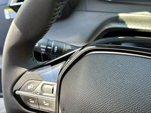 Peugeot 208 Allure HYBRID 110 eDCS6