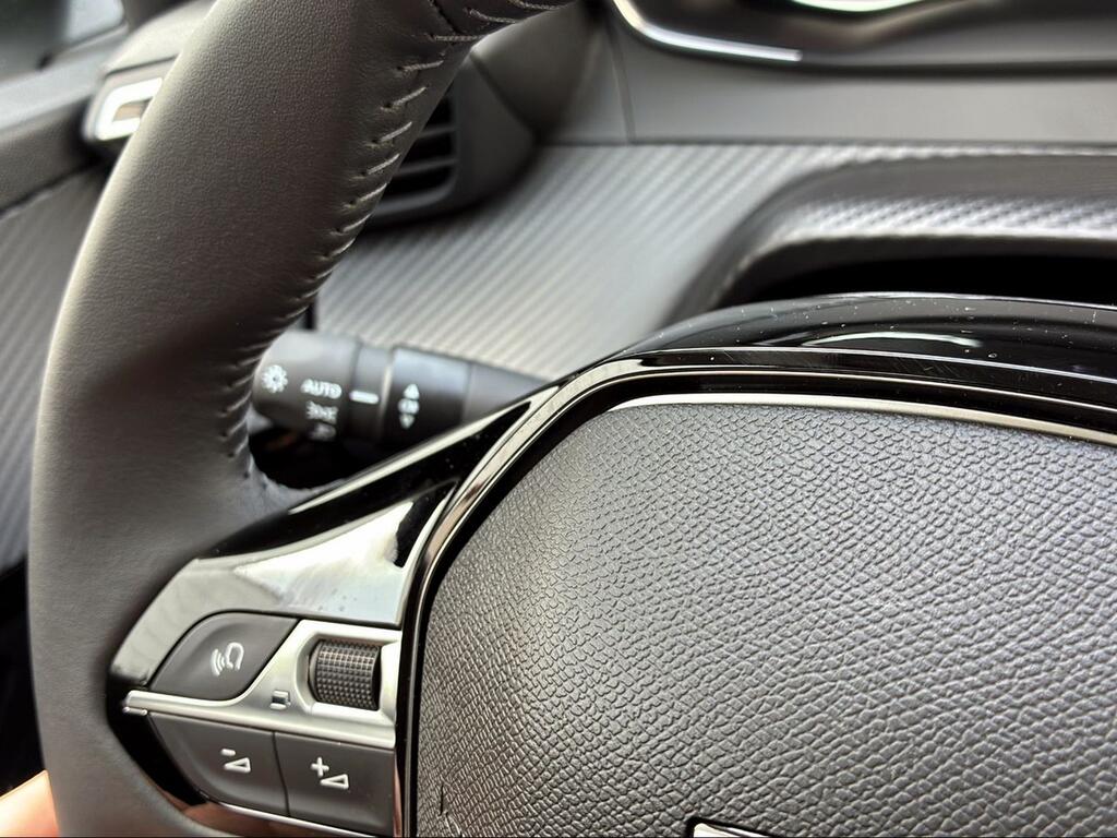 Peugeot 208 Style Gasolina 100 S&S 6 Vel MAN - Foto 937