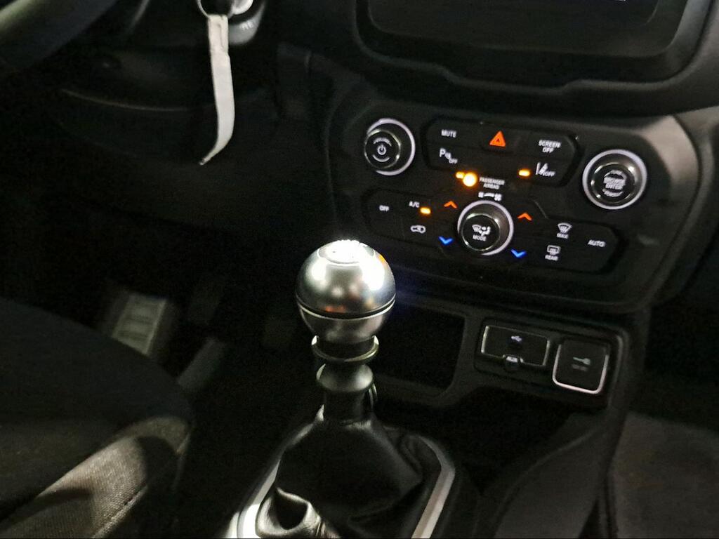 Jeep Renegade Sport 1.0G MT6 88kW (120CV) 4x2 - Foto 124