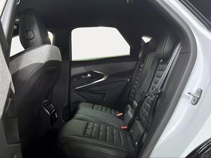 Peugeot e-3008 GT Eléctrico 210 (157 kW)