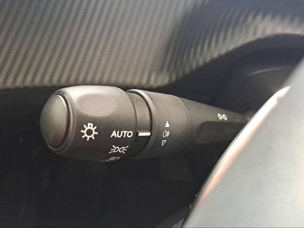 Peugeot 2008 N2008 Allure Hybrid 145 eDCS6 - Foto 92